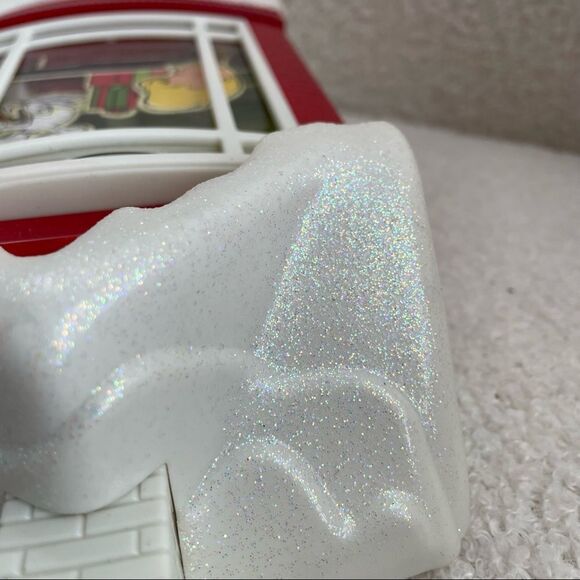 Hallmark Snoopy's Christmas Dance Party Musical Display - Picture 7 of 9